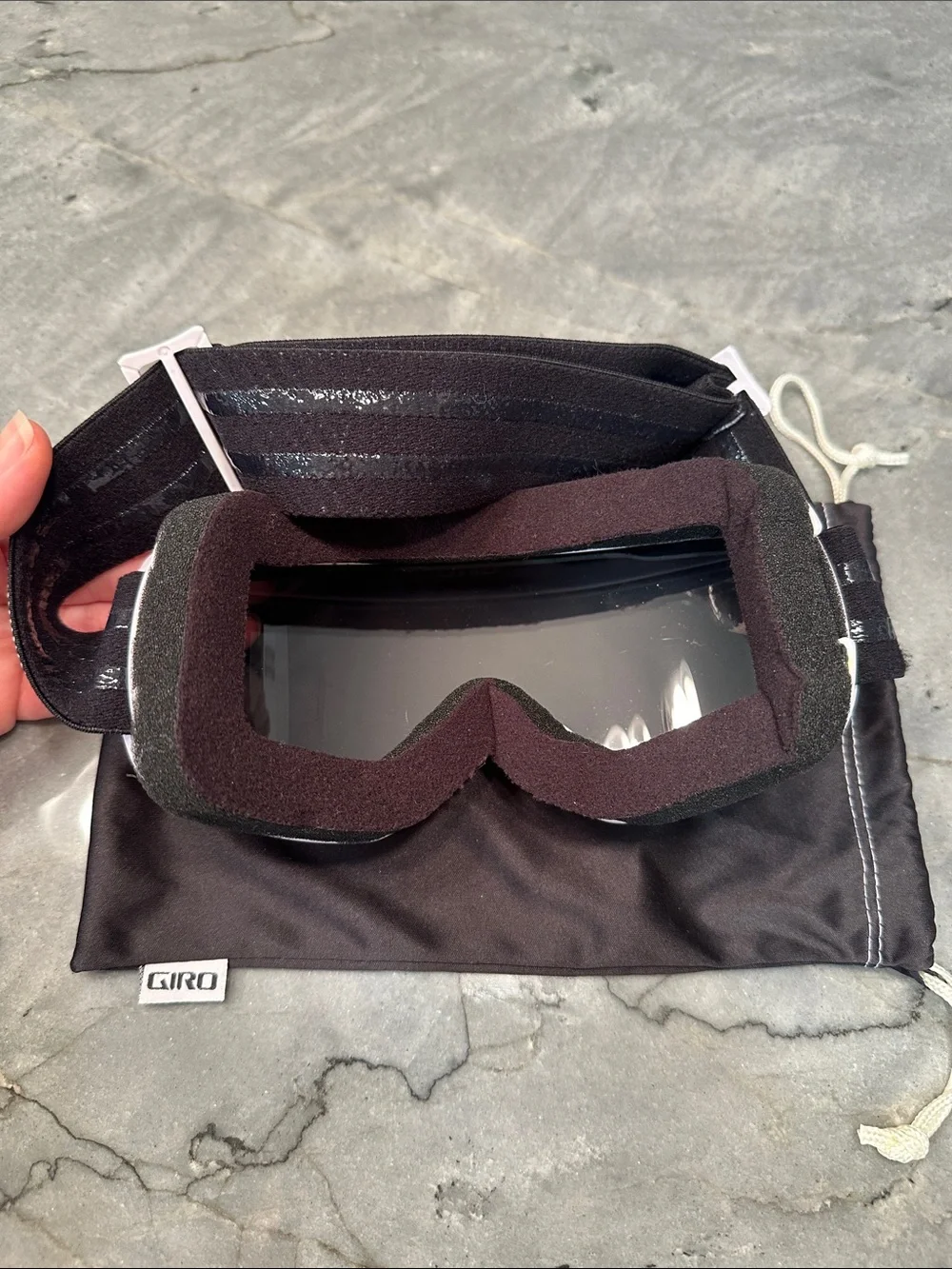 Giro White Frame Black Strap Ski/Snowboard Goggles